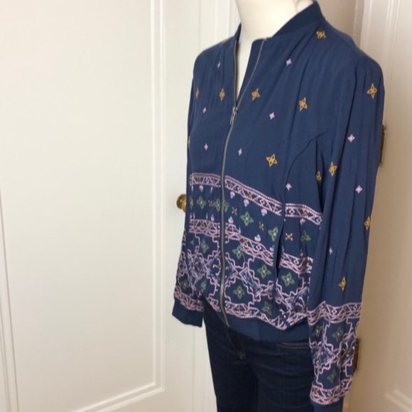 NWOT Embroidered Bomber Jacket - Picture 8 of 9